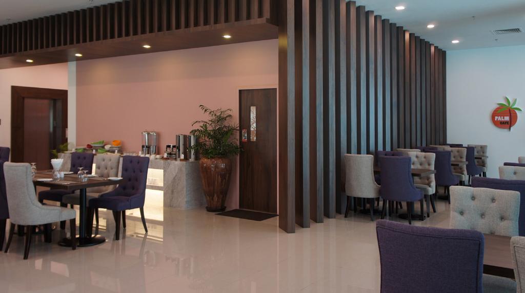 Wyne Hotel Янгон Екстериор снимка