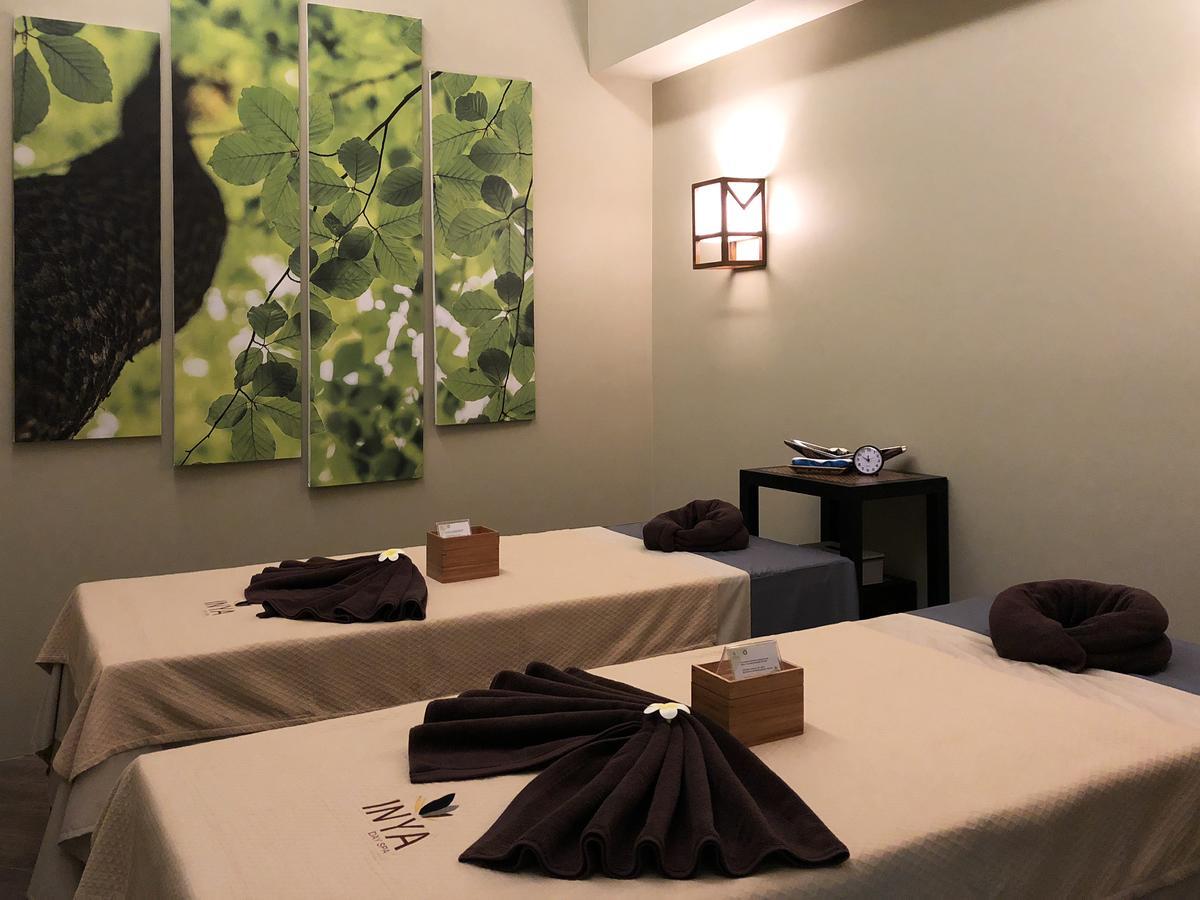 Wyne Hotel Янгон Екстериор снимка