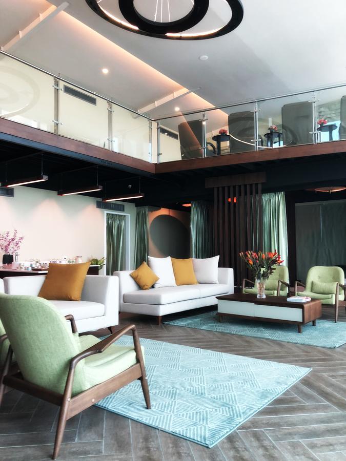 Wyne Hotel Янгон Екстериор снимка